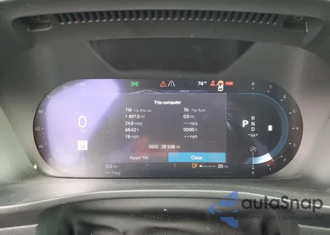 2024 Volvo Xc40 Plus z USA, uszkodzony, nr VIN YV4L12ULXR2209061